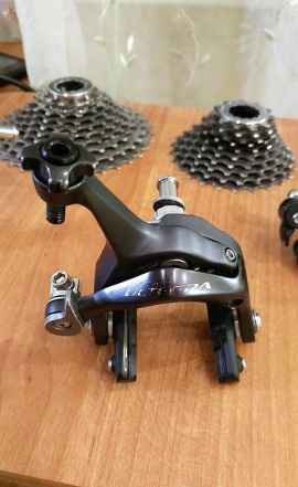 Задний тормоз Shimano Ultegra 6700