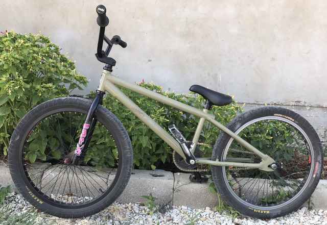 BMX Mongoose level-24 pro