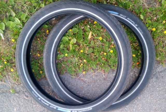 2 покрышки Schwalbe Big Apple 18 Х 2.00