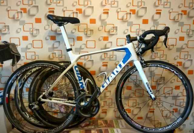 Шоссейный велосипед Giant Advanced tcr 2012