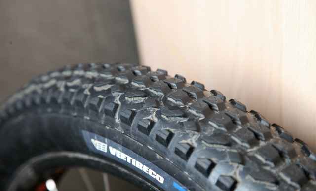 Одна покрышка 29+ Vee Tire Traxx Fatty. 29x3.0