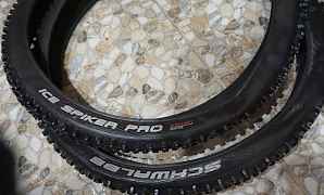 Продам покрышки Schwalbe Ice Spiker Pro 26x2.35