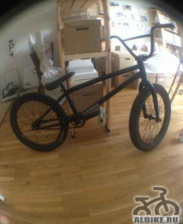 Flybikes Neutron