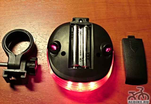 Новый красный фонарь с лазерными линиями-маркерами