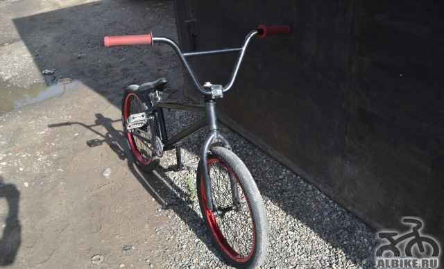 Чёрный BMX