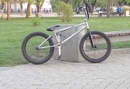 Полупрофессиональный BMX