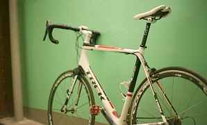 Шоссейный карбоновый велосипед Трек Madone 4.7