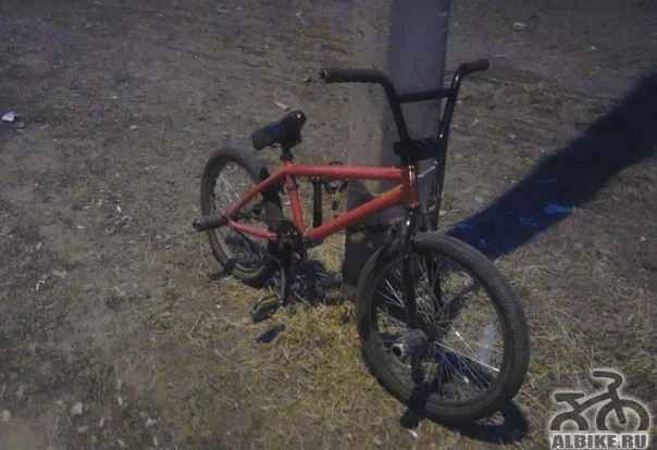 Продам haro bmx, 2 пеги бесплатно