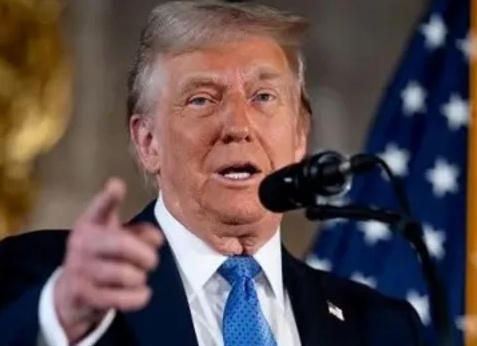 Британская газета подала в суд на Армстронга и потребовала 1,5 миллиона долларов