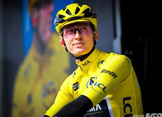 Армстронг опробовал брусчатку «Тур де Франс»